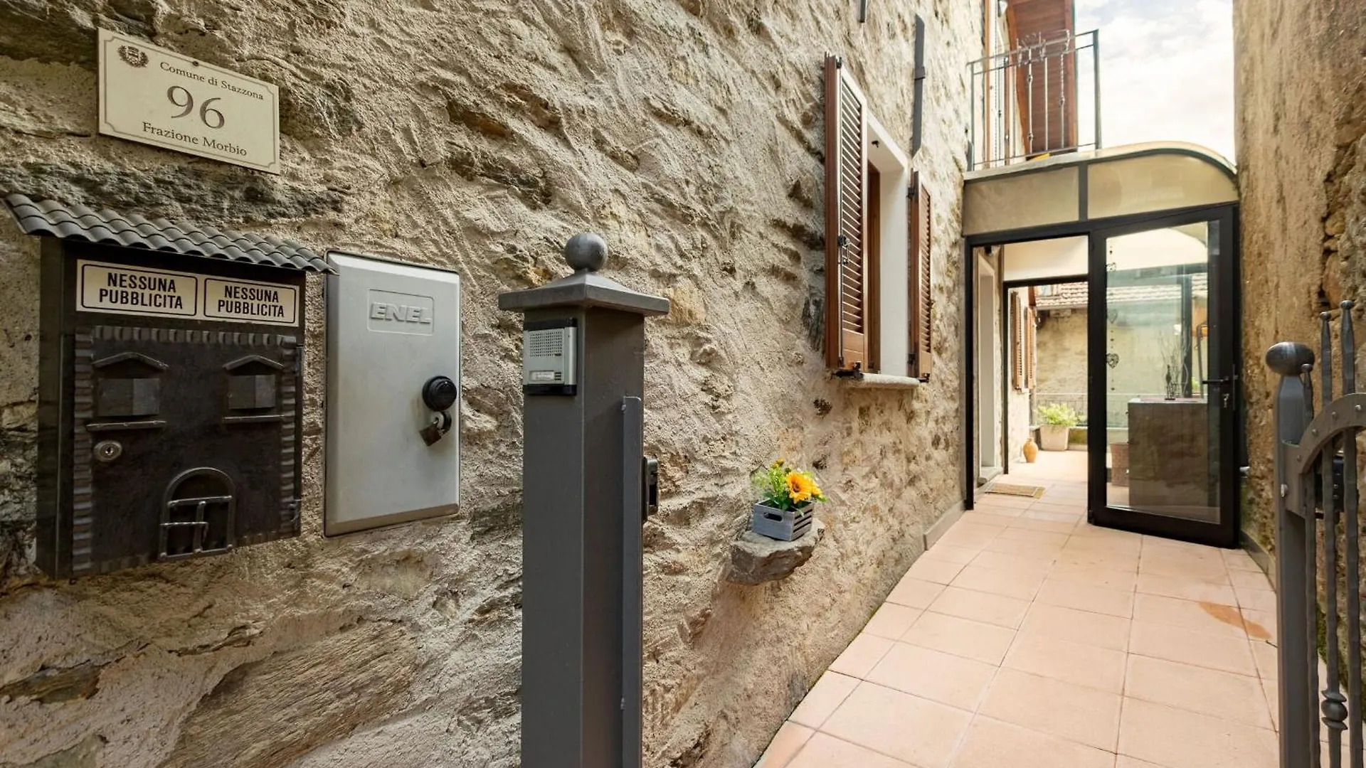 Gelsomino Stone House By Halldis Stazzona 0*,  Italien