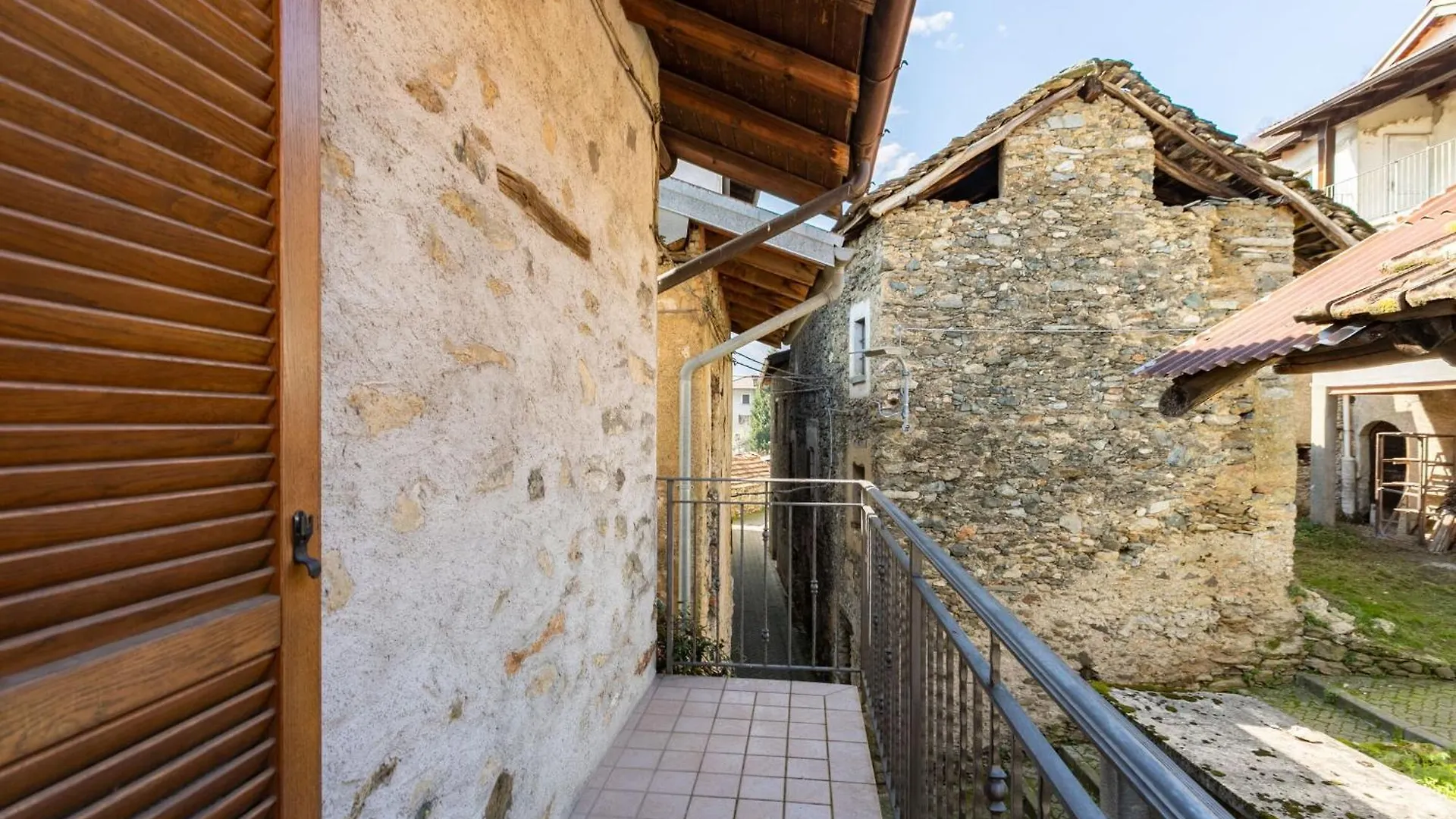 Gelsomino Stone House By Halldis Stazzona Italien